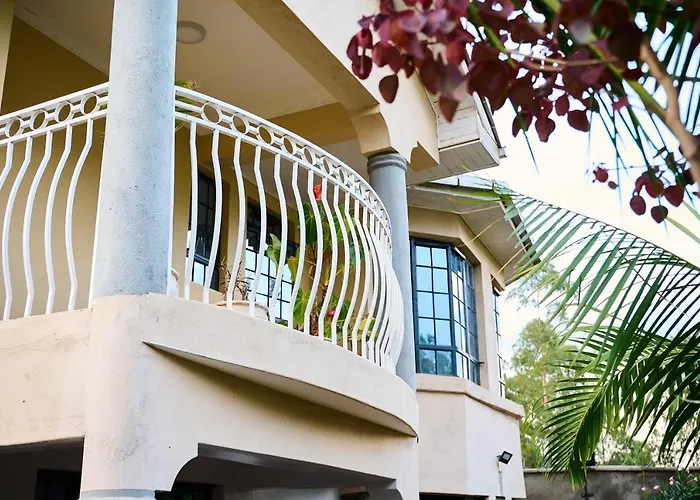 Forget Your Worries In This Serene 5 Bedroom Villa